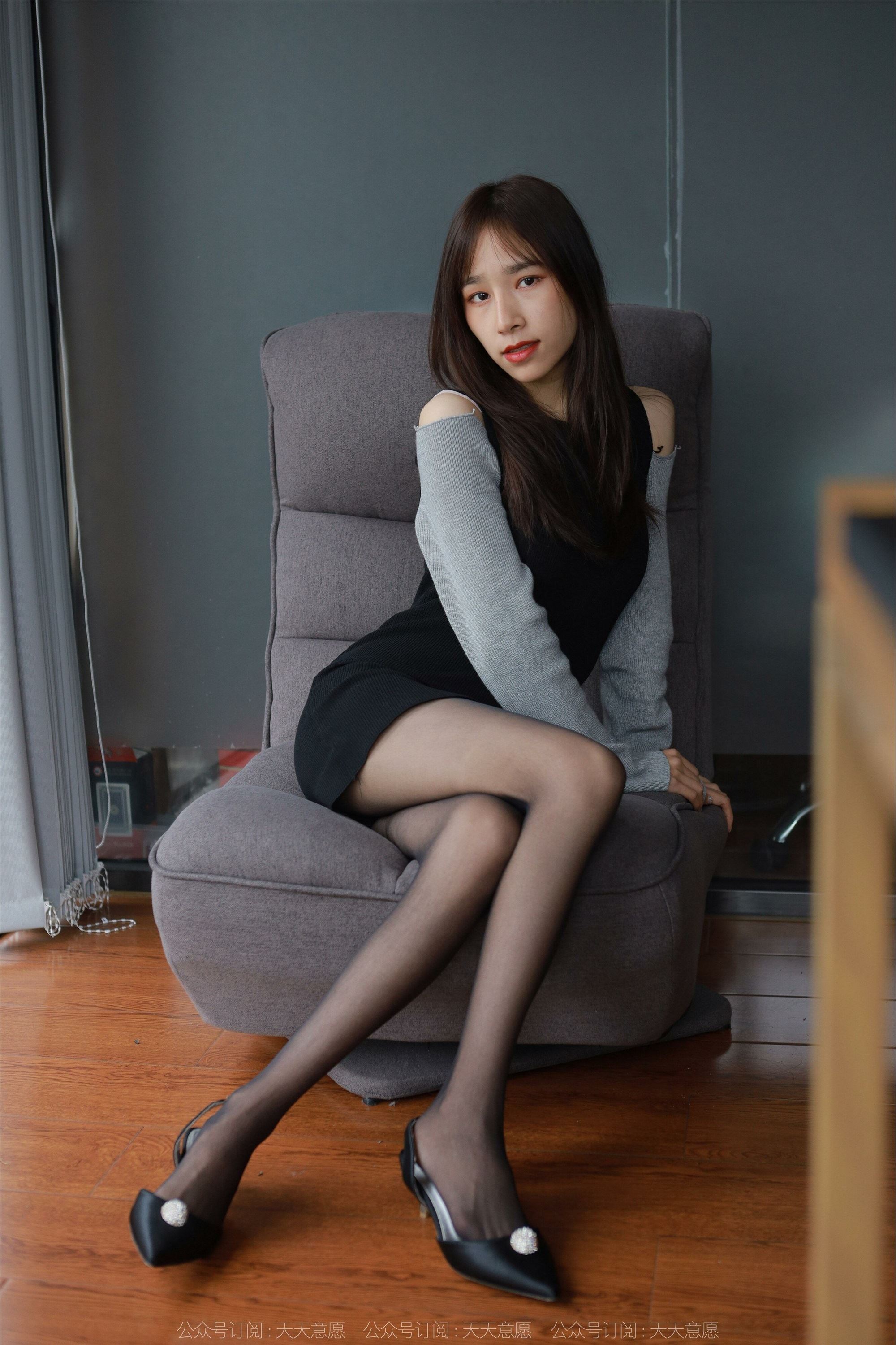 IESS异思趣向 2022.03.26 丝享家1040：美子《沙发上的黑丝》